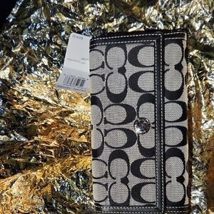 Coach Monochrome Signature Clutch